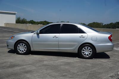 2002 Toyota Camry LE   - Photo 2 - Tampa, FL 33614