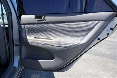 2002 Toyota Camry LE   - Photo 16 - Tampa, FL 33614