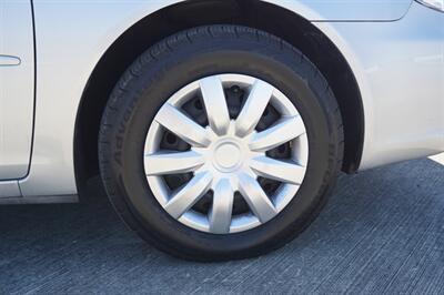 2002 Toyota Camry LE   - Photo 12 - Tampa, FL 33614