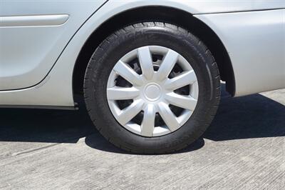 2002 Toyota Camry LE   - Photo 10 - Tampa, FL 33614