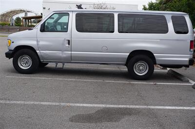 2000 Ford E-350 XL SD   - Photo 2 - Tampa, FL 33614