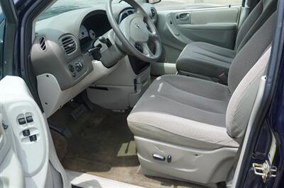 2006 Dodge Grand Caravan SE   - Photo 12 - Tampa, FL 33614