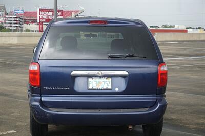 2006 Chrysler Town and Country   - Photo 5 - Tampa, FL 33614