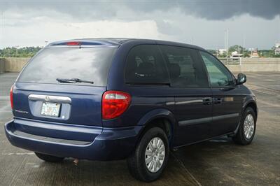 2006 Chrysler Town and Country   - Photo 6 - Tampa, FL 33614