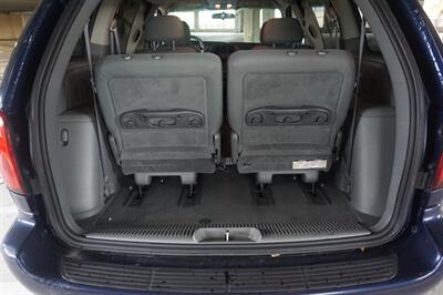 2006 Chrysler Town and Country   - Photo 18 - Tampa, FL 33614