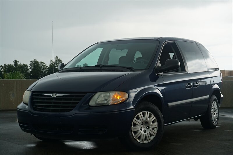 2006 Chrysler Town and Country - Photo 1 - Tampa, FL 33614
