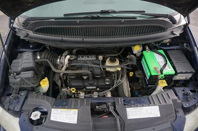 2006 Chrysler Town and Country   - Photo 9 - Tampa, FL 33614