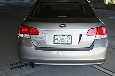 2010 Subaru Legacy 2.5i Premium   - Photo 5 - Tampa, FL 33614