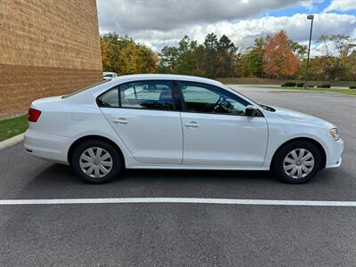 2015 Volkswagen Jetta S   - Photo 6 - Elyria, OH 44035