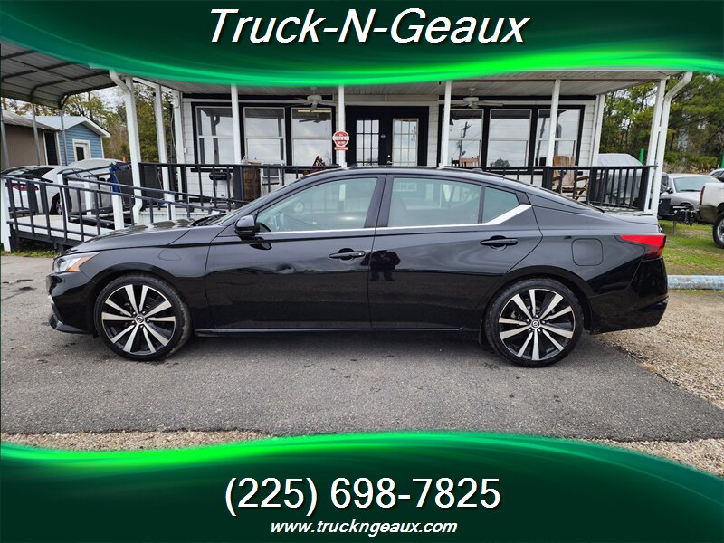 2019 Nissan Altima SR's photo