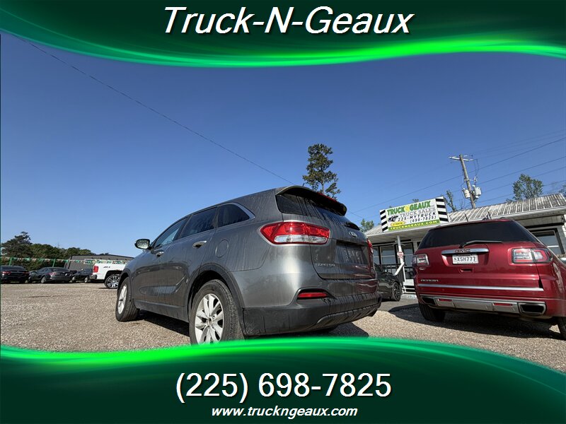 2016 Kia Sorento LX - Photo 3 - Walker, LA 70785-5946