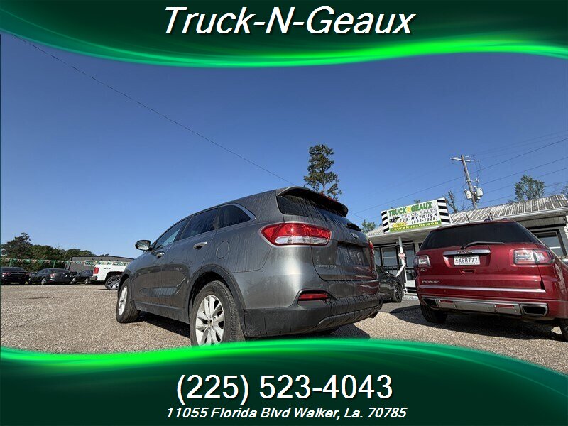 2016 Kia Sorento LX - Photo 3 - Walker, LA 70785-5946