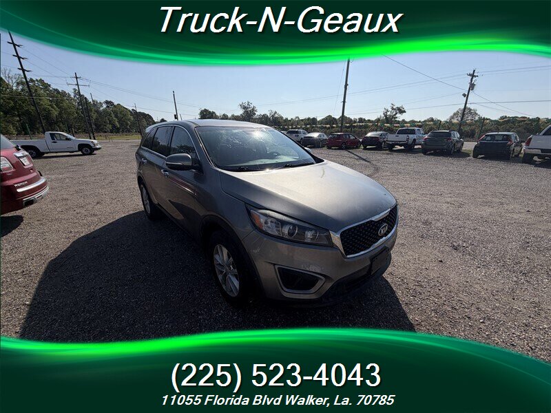 2016 Kia Sorento LX - Photo 2 - Walker, LA 70785-5946