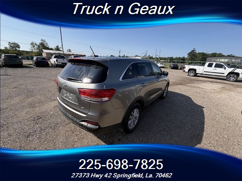 2016 Kia Sorento LX - Photo 4 - Walker, LA 70785-5946