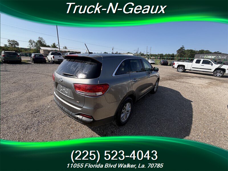 2016 Kia Sorento LX - Photo 4 - Walker, LA 70785-5946