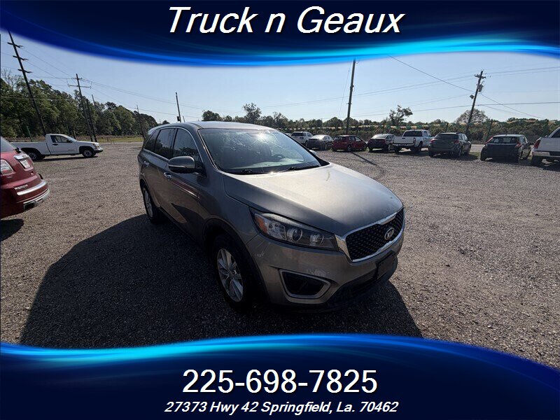 2016 Kia Sorento LX - Photo 2 - Walker, LA 70785-5946