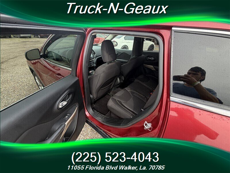 2017 Jeep Cherokee Latitude - Photo 5 - Walker, LA 70785-5946