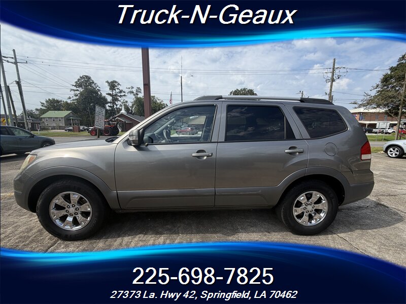 2009 Kia Borrego EX - Photo 2 - Walker, LA 70785-5946