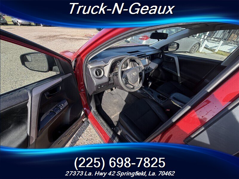 2016 Toyota RAV4 LE - Photo 5 - Walker, LA 70785-5946