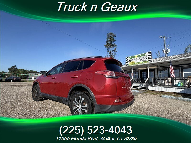2016 Toyota RAV4 LE - Photo 4
