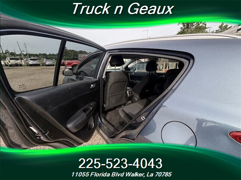 2018 Kia Sportage LX - Photo 5 - Walker, LA 70785-5946
