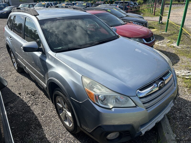 2013 Subaru Outback 2.5i Limited  