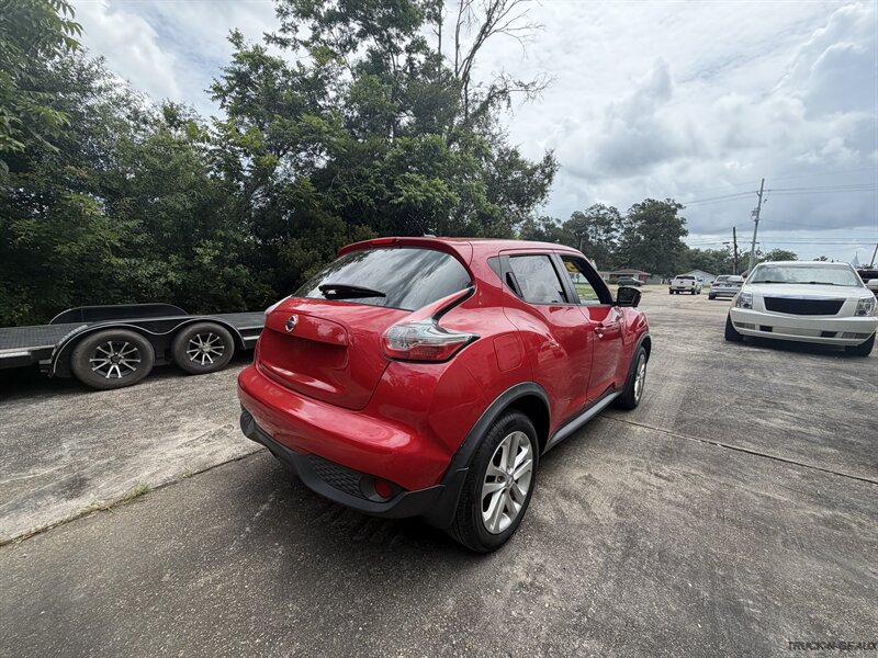 2015 Nissan JUKE SV  