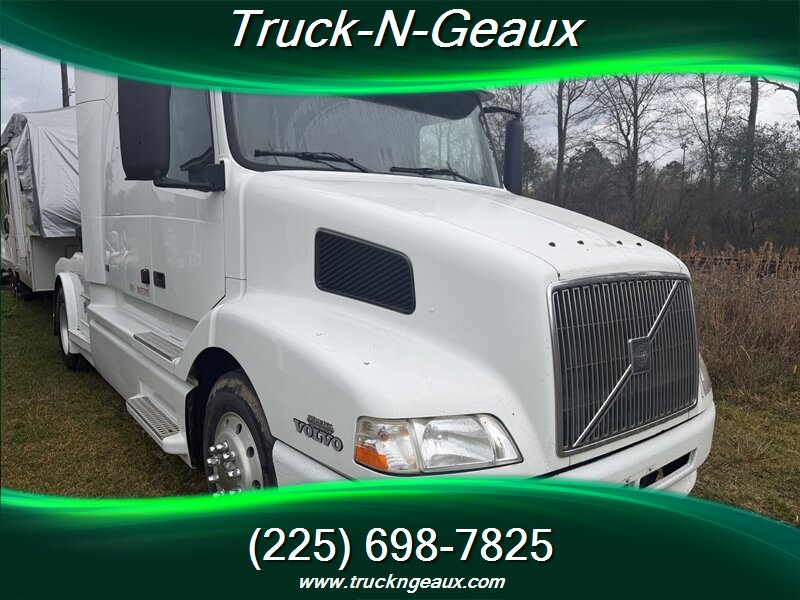 1999 Volvo VN   - Photo 1 - Walker, LA 70785-5946