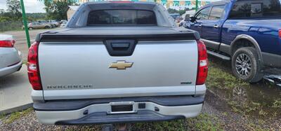 2010 Chevrolet Avalanche LS   - Photo 3 - Walker, LA 70785-5946