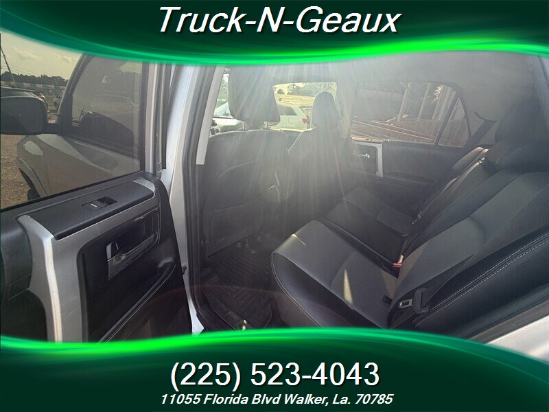 2015 Toyota 4Runner SR5 - Photo 7 - Walker, LA 70785-5946