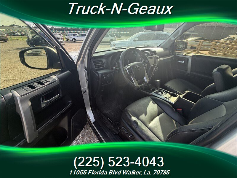 2015 Toyota 4Runner SR5 - Photo 5 - Walker, LA 70785-5946