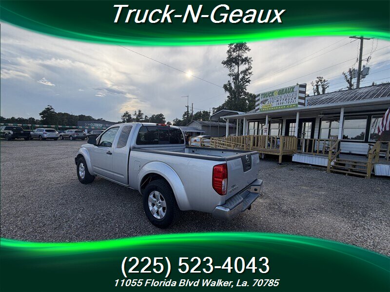 2011 Nissan Frontier SV V6 - Photo 4 - Walker, LA 70785-5946