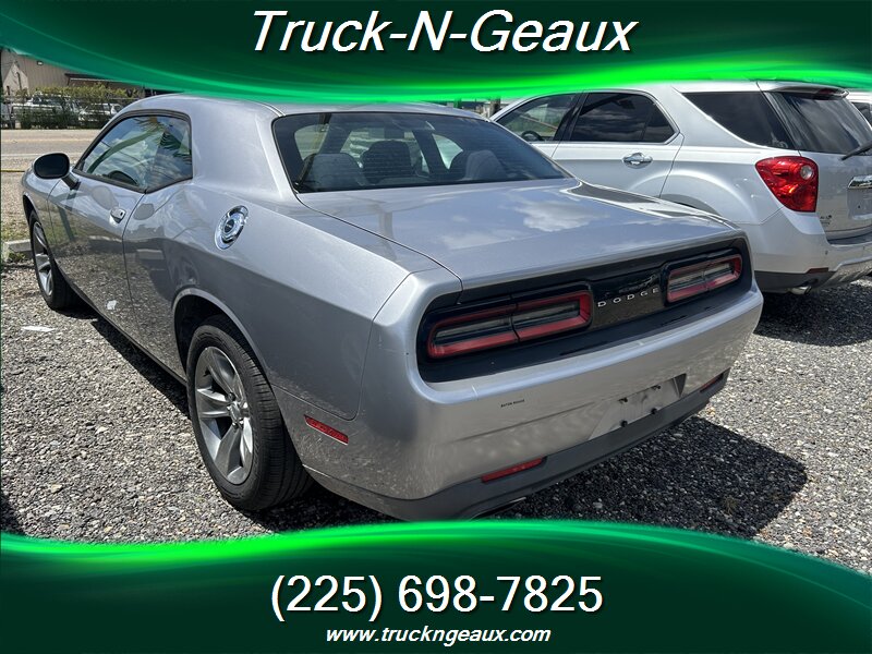 2015 Dodge Challenger SXT  