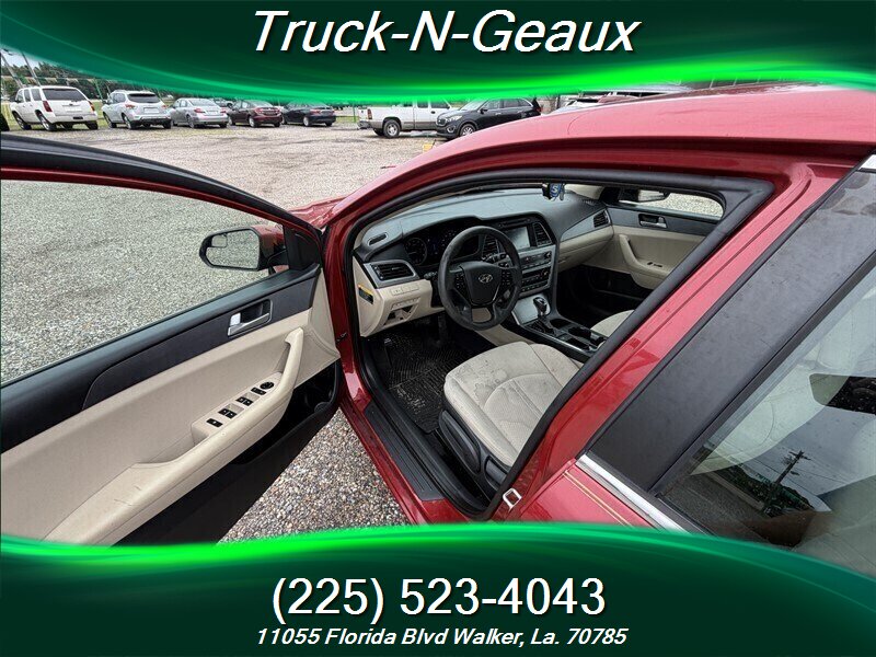 2017 Hyundai SONATA SE - Photo 6 - Walker, LA 70785-5946