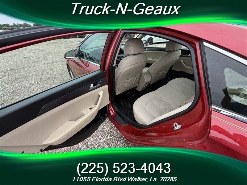 2017 Hyundai SONATA SE - Photo 5 - Walker, LA 70785-5946