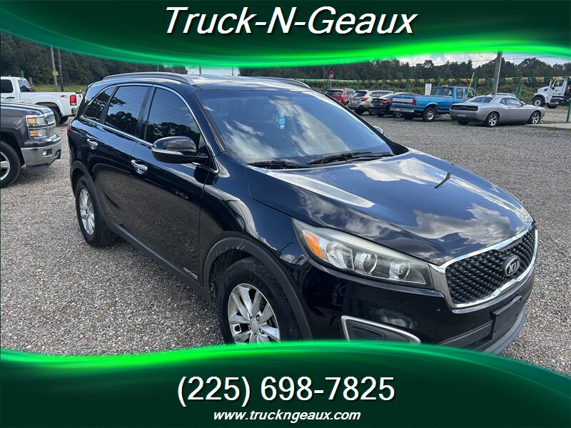 2017 Kia Sorento LX V6 - Photo 2 - Walker, LA 70785-5946