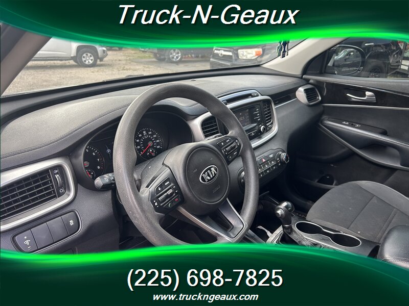 2017 Kia Sorento LX V6 - Photo 5 - Walker, LA 70785-5946