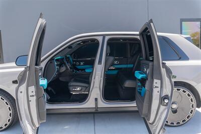 2022 Rolls-Royce Cullinan   - Photo 9 - Tustin, CA 92780