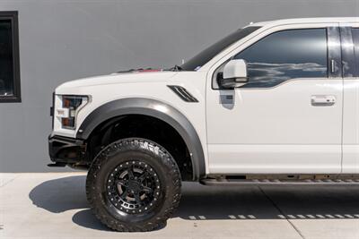 2019 Ford F-150 Raptor   - Photo 16 - Tustin, CA 92780