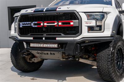 2019 Ford F-150 Raptor   - Photo 30 - Tustin, CA 92780