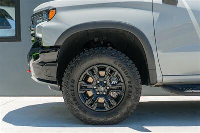 2025 Chevrolet Silverado 1500 ZR2   - Photo 16 - Tustin, CA 92780