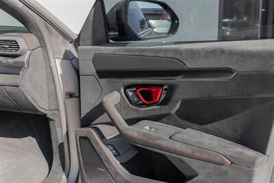 2023 Lamborghini Urus Performante   - Photo 42 - Tustin, CA 92780