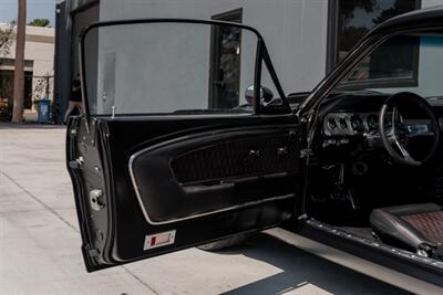 1965 Ford Mustang Fastback   - Photo 73 - Tustin, CA 92780