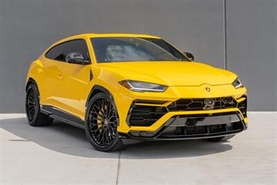 2022 Lamborghini Urus  