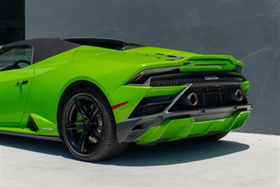 2022 Lamborghini Huracan EVO Spyder   - Photo 23 - Tustin, CA 92780