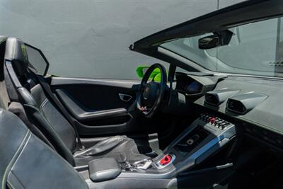 2022 Lamborghini Huracan EVO Spyder   - Photo 16 - Tustin, CA 92780