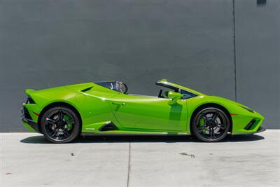 2022 Lamborghini Huracan EVO Spyder   - Photo 8 - Tustin, CA 92780