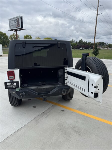 2014 Jeep Wrangler Unlimited Sahara - Photo 7