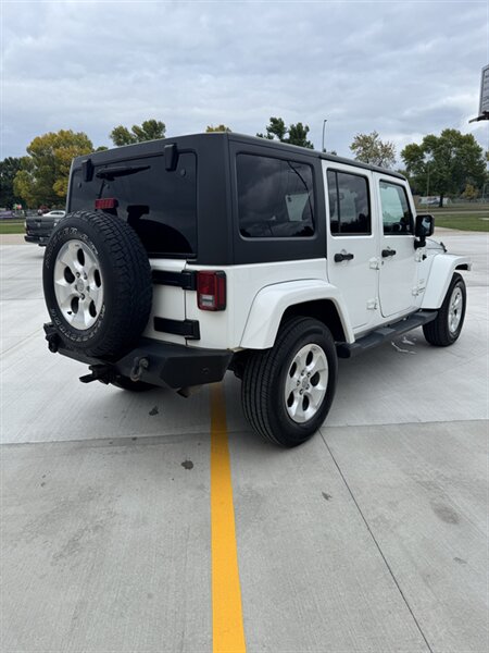 2014 Jeep Wrangler Unlimited Sahara - Photo 8