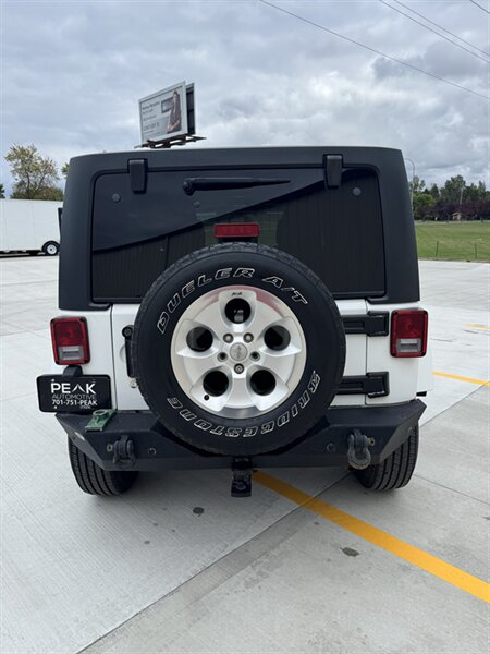 2014 Jeep Wrangler Unlimited Sahara - Photo 9